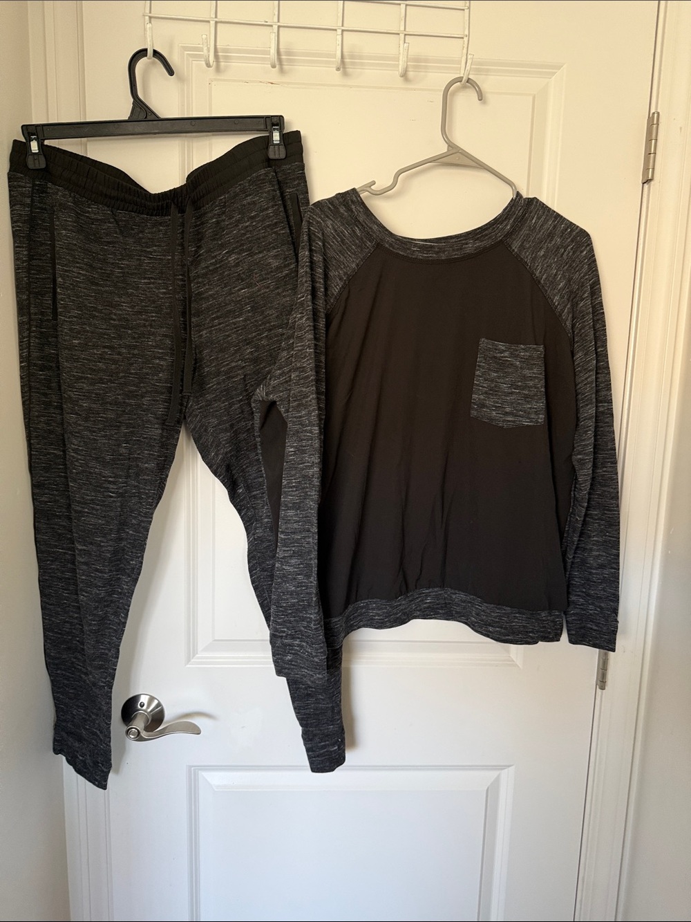 Metaphor Womenβs Black and Heather Gray lounge set Top & Jogger Set